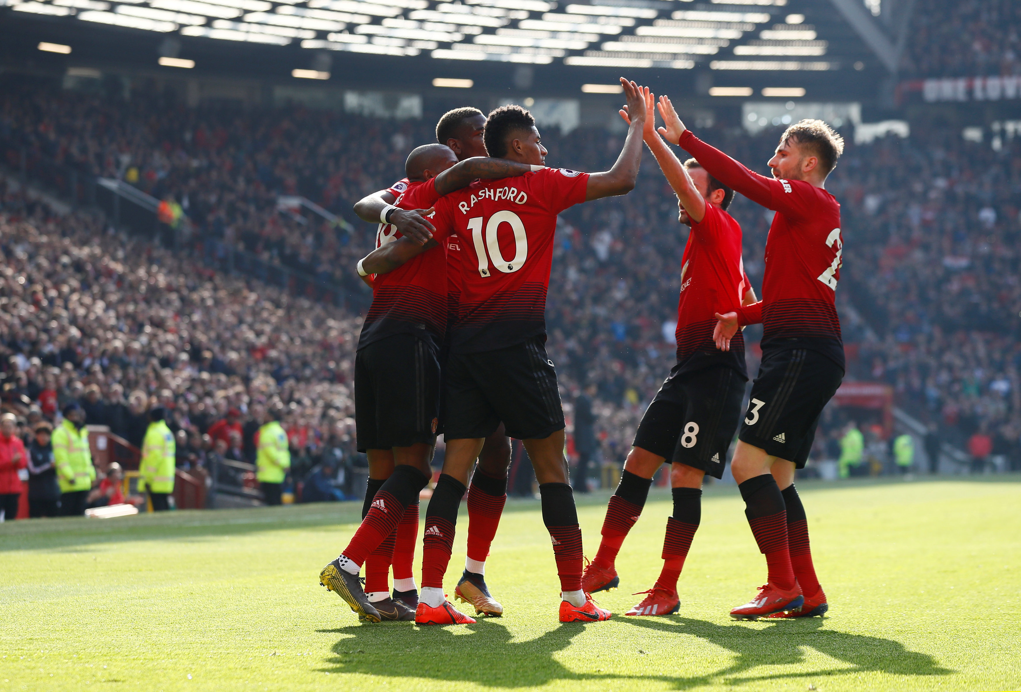 总裁在接受 总裁在接受